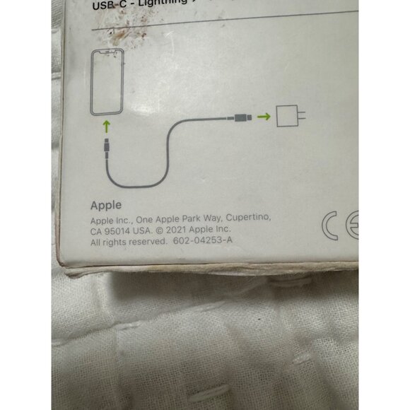 Apple USB-C to Lightning Cable 2m White NWB - Picture 5 of 13